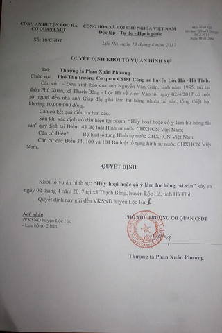 Khởi tố vụ hủy hoại tài sản tại nhà trưởng công an xã