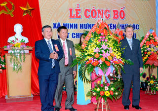 Khởi sắc ở Vinh Hưng
