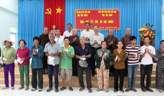 Tiền Giang: 700 phần quà Tết trao cho hộ nghèo