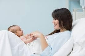 Hà Nội: Cán bộ nghỉ thai sản vẫn được đánh giá xếp loại