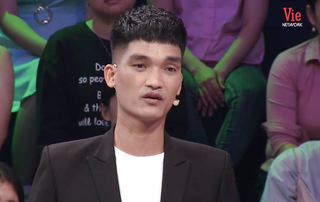 Mạc Văn Khoa ngậm ngùi: 'Bố mẹ bảo, hết dịch rồi hãy về!'