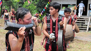 Gìn giữ tiếng nói, chữ viết của người Cơ Tu