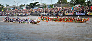 Lễ hội Oóc Om Bóc - đua ghe Ngo