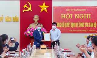 Quảng Ninh: Trao quyết định chuẩn y Bí thư Huyện ủy Vân Đồn