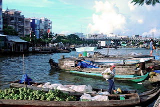 Hộ nghèo ở Cà Mau tăng gần gấp 3 lần theo chuẩn mới