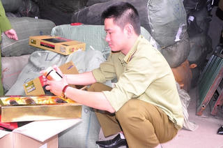 Gần 30 tấn hàng lậu trong kho đường sắt