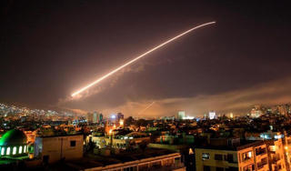 Ông Trump ra lệnh tấn công Syria, Anh - Pháp tham chiến