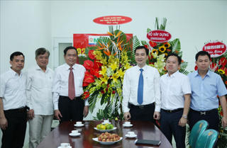 Phó Chủ tịch – Tổng thư ký Trần Thanh Mẫn thăm, chúc mừng Tạp chí Mặt trận
