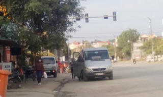 Nhức nhối xe dù, bến cóc