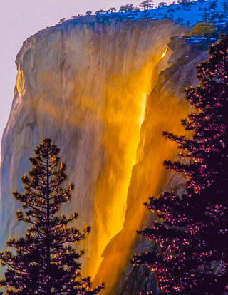 Bạn đã bao giờ thấy thác lửa chưa?