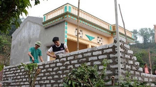 Hậu Giang:  200 hộ nghèo được vay vốn để xây mới, sửa chữa nhà cửa