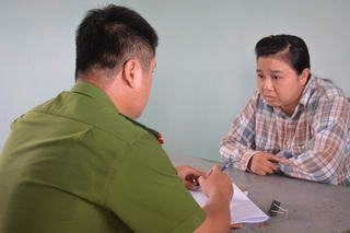 Công an và Cảnh sát biển bắt quả tang một phụ nữ bán ma túy trái phép