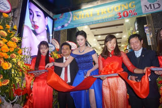 Ngọc Hân kiêu sa trong lễ ra mắt nhãn hiệu trang sức MD Seasoul