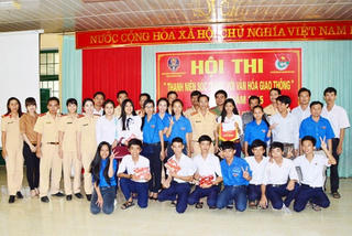 Học sinh sôi nổi tham gia Hội thi An toàn giao thông