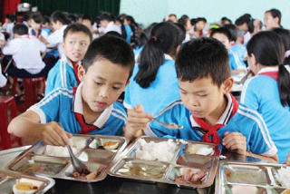 Băn khoăn bữa ăn học đường