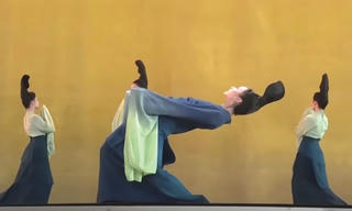 Vũ điệu uốn lưng 90 độ gây sốt