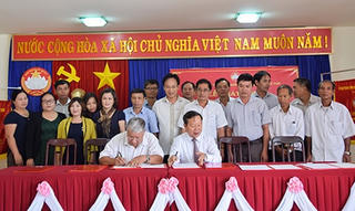 Kon Tum: Ký kết giao ước thi đua chào mừng đại hội MTTQ Việt Nam