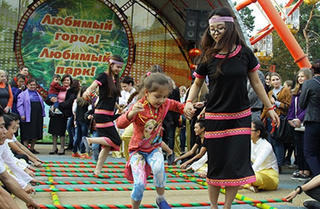 Kharkov vui cùng ‘Ngày châu Á’ lần thứ nhất