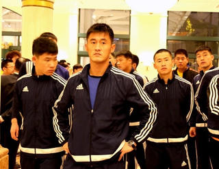 Tuyển Triều Tiên đặt chân tới Hà Nội, sẵn sàng 'thử lửa' với Việt Nam