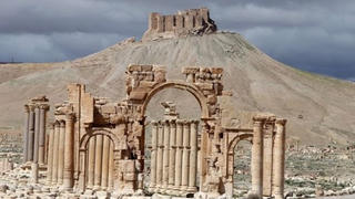 Nga không kích “sào huyệt” IS tại thành cổ Palmyra