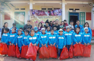 Công an TP Hải Phòng xây cầu tặng học sinh miền núi