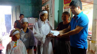 Bạn đọc báo Đại Đoàn Kết hỗ trợ 7 triệu đồng cho gia đình ‘cha con bị lũ cuốn’