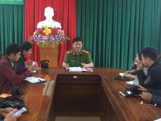 Hai đối tượng thả cụ ông gãy chân ở nghĩa trang đang là học sinh