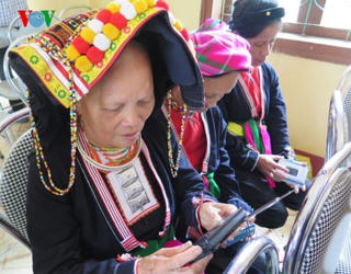 Cấp radio cho vùng dân tộc thiểu số, vùng đặc biệt khó khăn