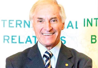 VFF gửi thư chia buồn tới gia đình HLV Karl-Heinz Weigang