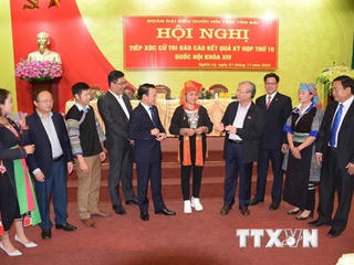 Thường trực Ban Bí thư Trần Quốc Vượng tiếp xúc cử tri tại Yên Bái