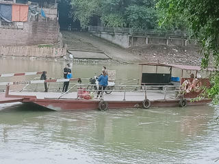Hiểm họa từ những bến đò ngang trên Sông Cầu