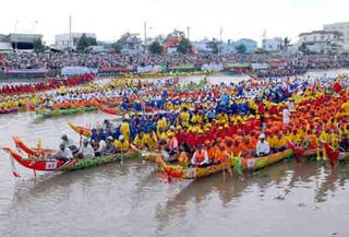 Đề xuất tổ chức lễ hội đua ghe Ngo định kỳ 2 năm/ lần