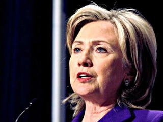 Bà Hillary Clinton kêu gọi gỡ bỏ cấm vận Cuba