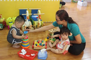 Tiếp tục thí điểm giữ trẻ từ 6 - 18 tháng tuổi đến 10 giờ tối