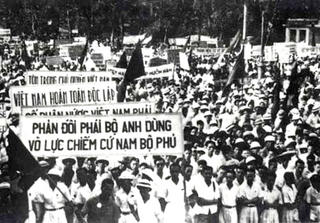 Buổi sáng ngày hăm ba tháng chín 1945,  từ Sài Gòn tôi ra đi...