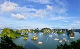 Khai mạc Triển lãm thành tựu KT-XH tỉnh Quảng Ninh 2010-2015