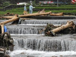 Nhật Bản sơ tán hàng nghìn người vì mưa bão