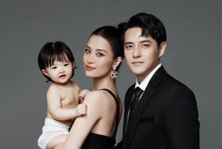 Bộ ảnh sinh nhật của Đông Nhi gây tranh cãi khi chỉ cho con gái mặc bỉm