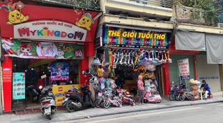 Cận lễ Noel: Thị trường đồ chơi cho bé nhộn nhịp