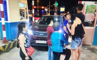 VEC 'cấm' 2 ô tô đi trên cao tốc là vi hiến, trái luật