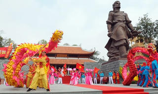 Vị Hoàng đế võ công hiển hách dẹp loạn trong ngoài, thống nhất giang san