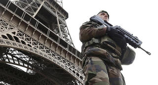 Sau vụ thảm sát ở Paris: Nhiều nghi phạm bị bắt giữ