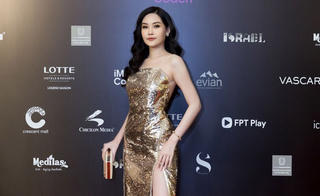 Các siêu mẫu, hoa hậu đổ bộ lên thảm đỏ tuần lễ thời trang quốc tế