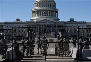 Lầu Năm Góc sẽ gia hạn lực lượng  Vệ binh bảo vệ Đồi Capitol