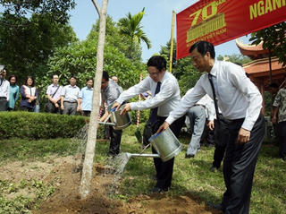 Phó Thủ tướng, Bộ trưởng Ngoại giao thăm Khu di tích lịch sử của Bộ tại Tuyên Quang
