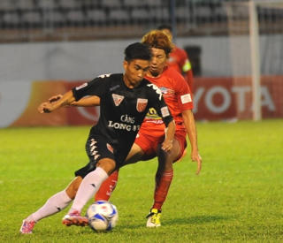 Vòng 7 V-League 2017: Tâm điểm đại chiến gạch - gỗ