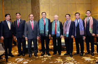 Đề nghị hỗ trợ người Việt ở Campuchia ổn định cuộc sống