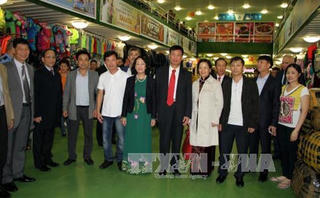 Trưởng Ban Dân vận TW Trương Thị Mai gặp mặt cộng đồng người Việt tại Nga