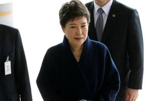 Hàn Quốc chỉ định 5 luật sư bào chữa cho bà Park Geun-hye