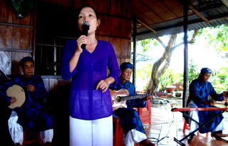 Khai mạc Liên hoan đờn ca tài tử Nam Bộ “Hoa Sen Vàng”  2015